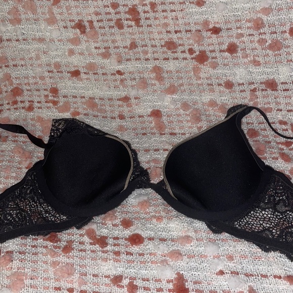 Victoria’s Secret Very Sexy Black Lace Push Up Bra Without Padding - Picture 4 of 5